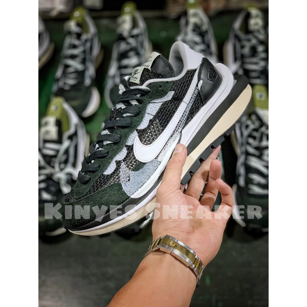 Giày Sacai x NK VaporWaffle Black White