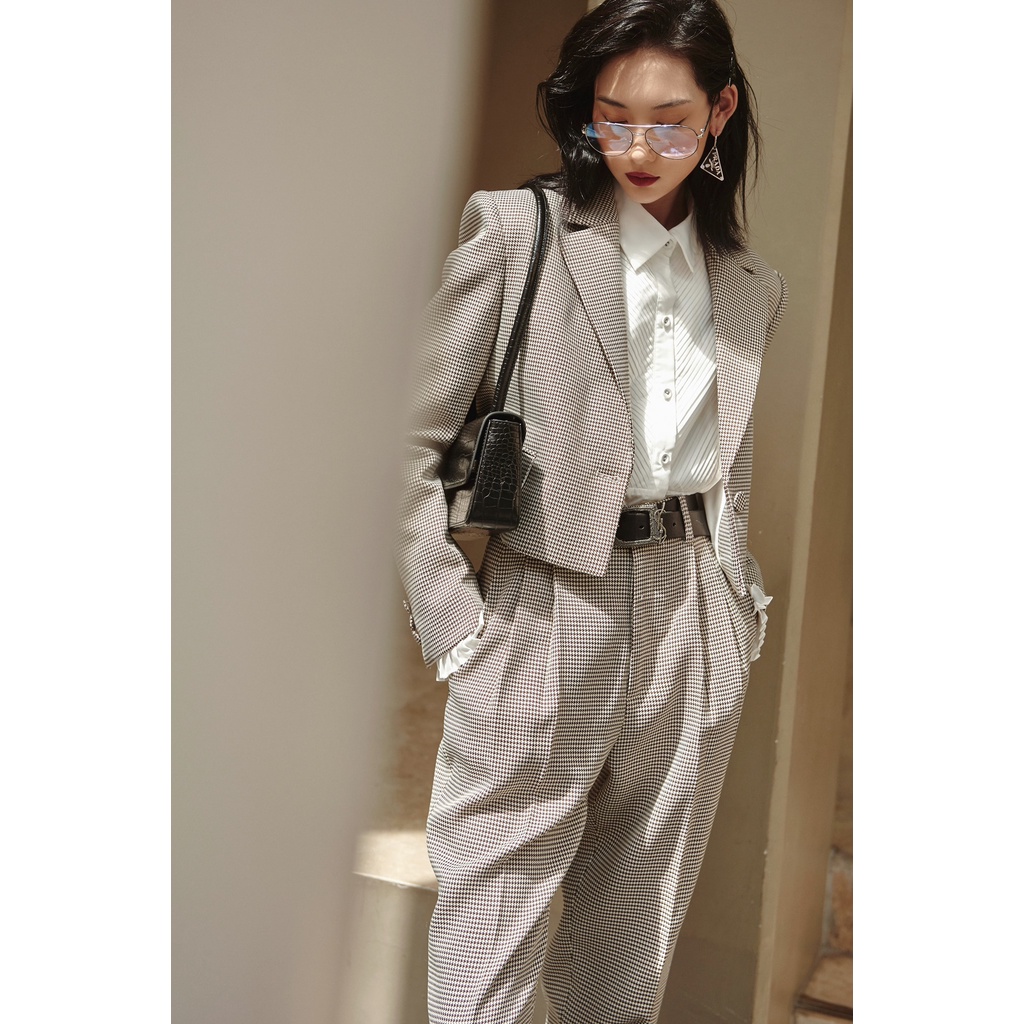 Set áo blazer mini houndstooth nâu trắng và quần baggy HUONG BOUTIQUE HBVEST144