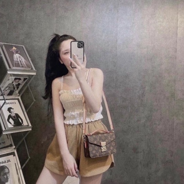 TÚI XÁCH LV hàng phom cứng cáp bên trong được làm bằng lót nhung