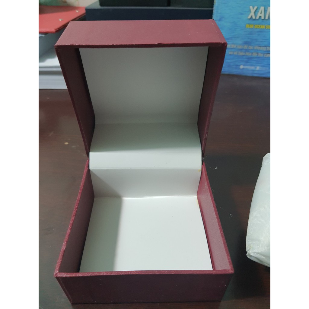 Hộp Đồng Hồ Nhựa Giả Da Cao Cấp
