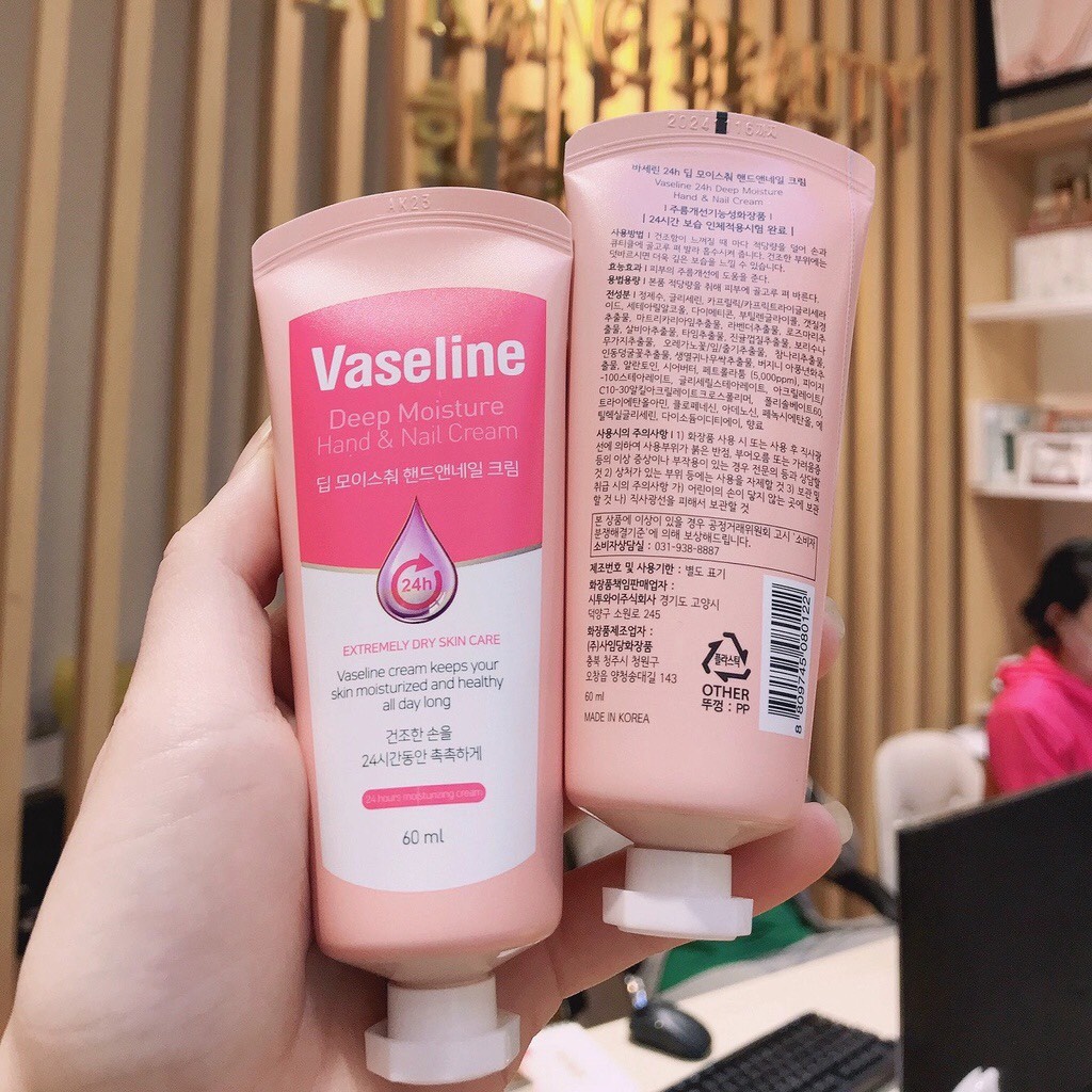 Kem dưỡng da tay Vaseline Deep Moisture Hand & Nail Cream 60ml