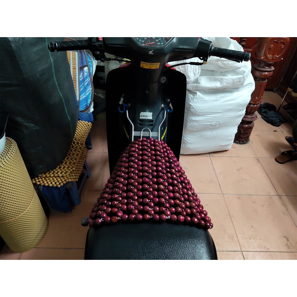 Lót yên xe máy - Đệm yên xe máy hạt gỗ cao chống ê mông