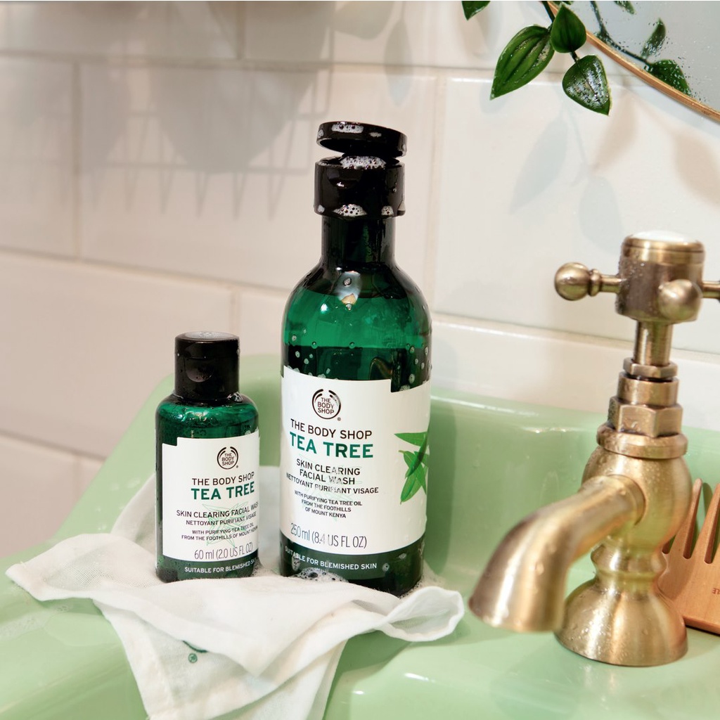 Sữa rửa mặt cho da dầu mụn tea tree the body shop skin clearing facial wash
