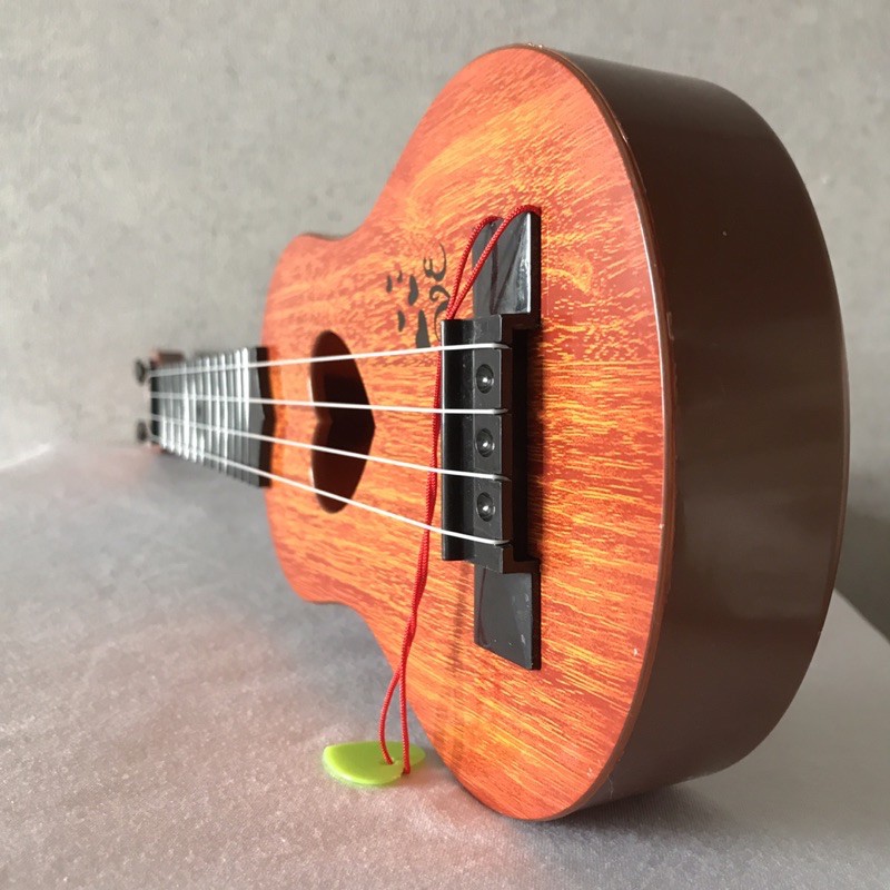 Ukulele Love dễ thương cho bé tập chơi
