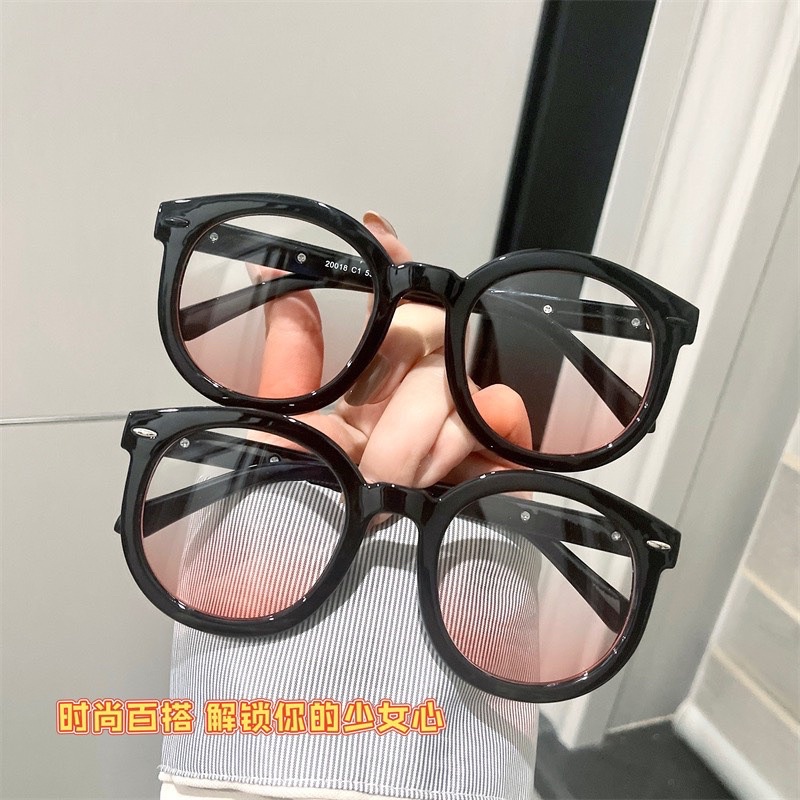 Kính mắt mèo Ánh Hồng gọng kính mắt tròn to