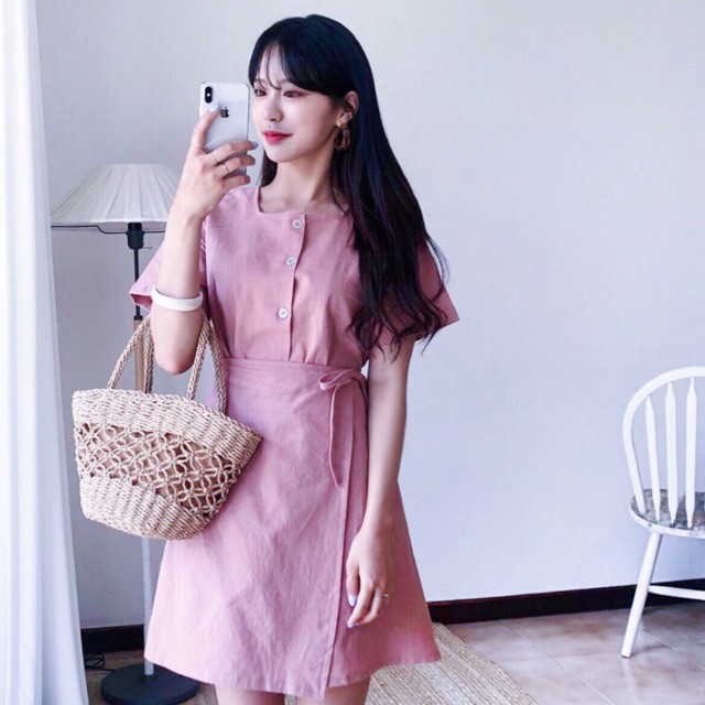 Đầm váy freesize hồng nút trước đắp tà
