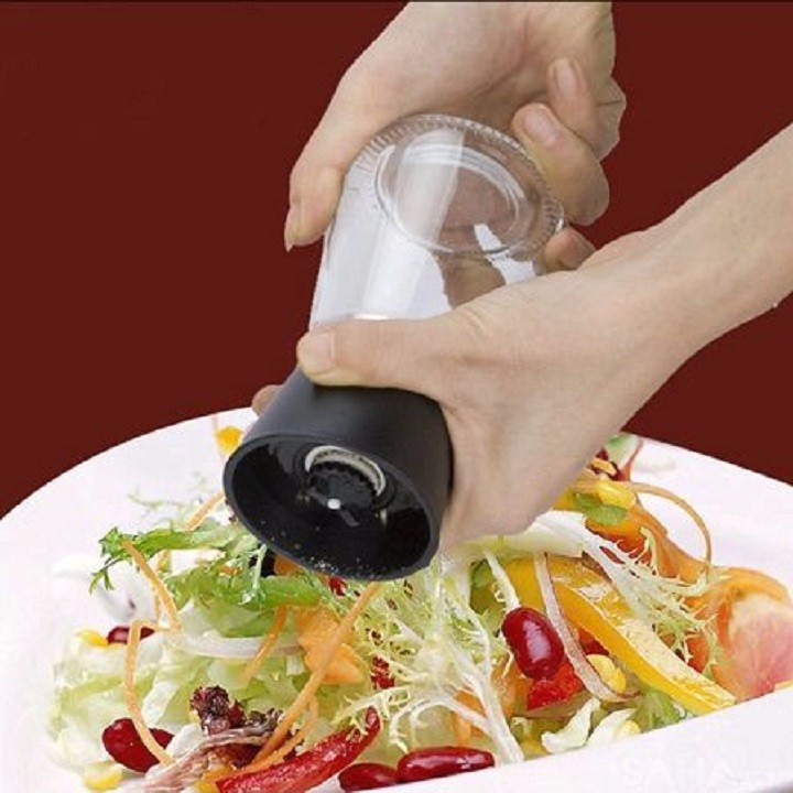 Dụng cụ xay tiêu lưỡi sứ nắp đen cao cấp Hàng Nhật Chính Hãng