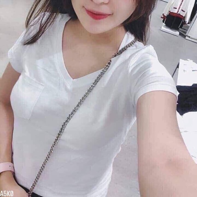 Áo phông cổ tim túi ngực sẵn hàng tại shop sỉ 50k