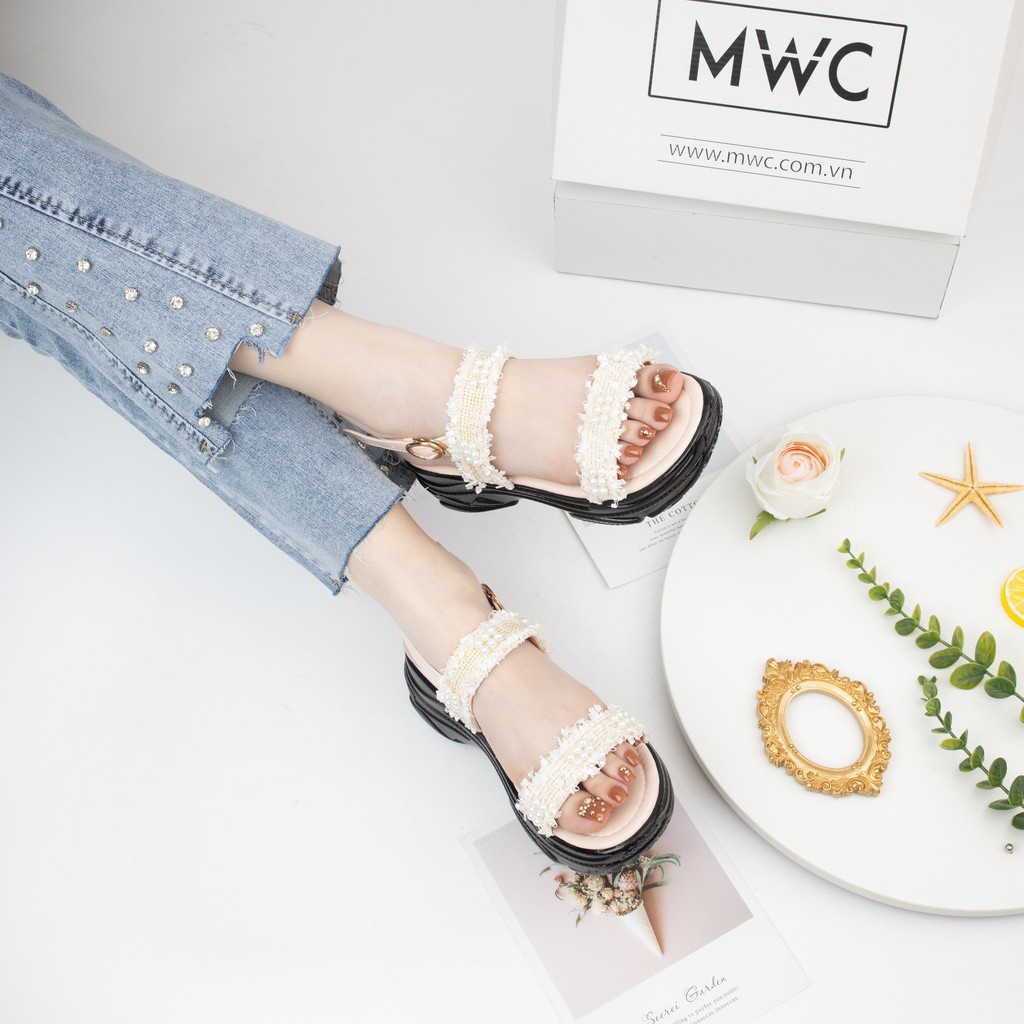 Giày sandal nữ quai dạ hoạt tiết ren MWC NUSD- 2801