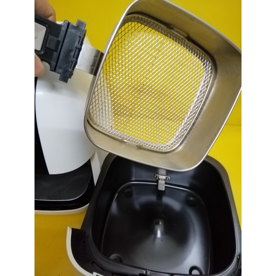 Nồi chiên không dầu nội địa Nhật Easy Fryer UT-EF1300 (1.6L) (08W2G001635)