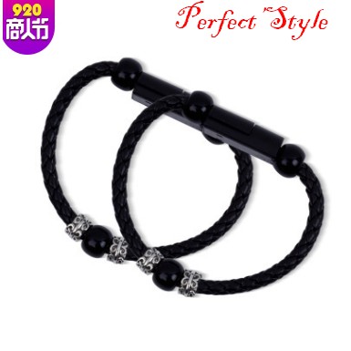 Cáp sạc kiêm vòng tay trang trí thời thượng Perfect Style.