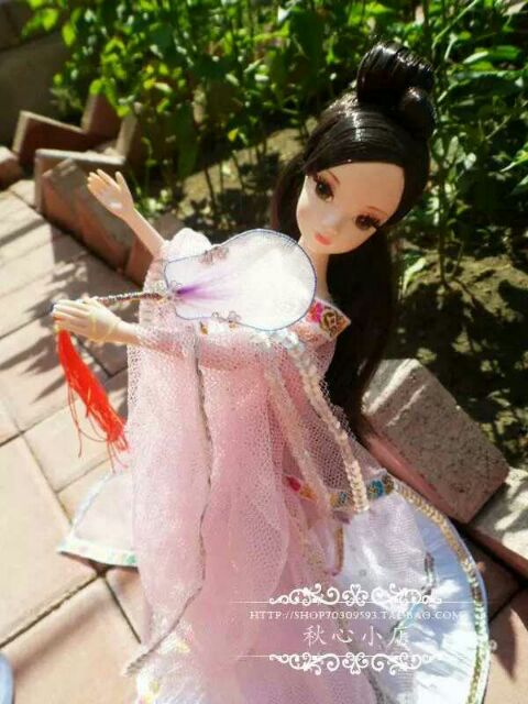 Quạt cổ trang cho búp bê