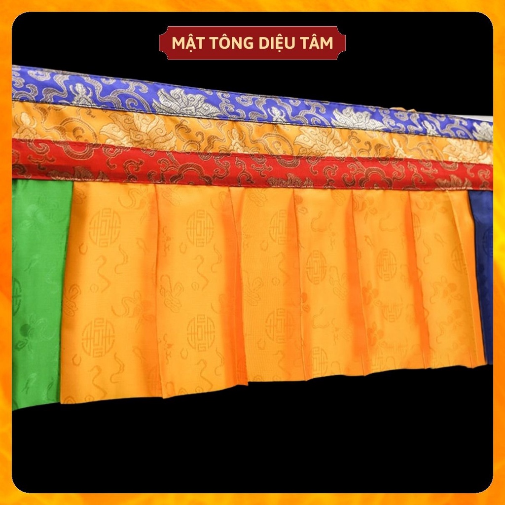 Rèm quây bàn thờ, chân tường phòng thờ trang trí màu sắc mật tông