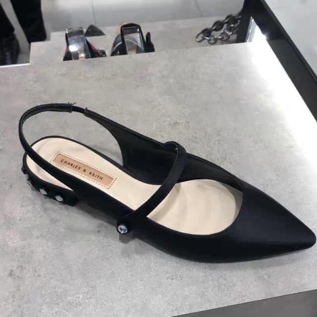 Giày CHARLES&KEITH kèm áo MICKEY ZARA (ảnh thật shop chụp)