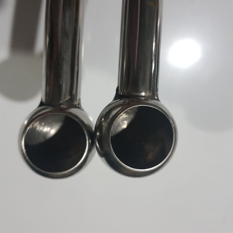 Combo 2 bass inox bắt tường , đế vuông gồm 2 cái dùng để treo màn ,làm tay vịn , treo khăn ..dài 10cm , Hàng dày