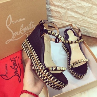 Sandal đế xuồng louboutin
