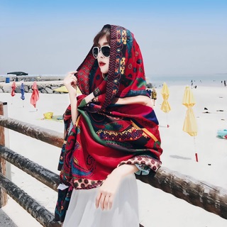 Khăn thổ cẩm đi biển