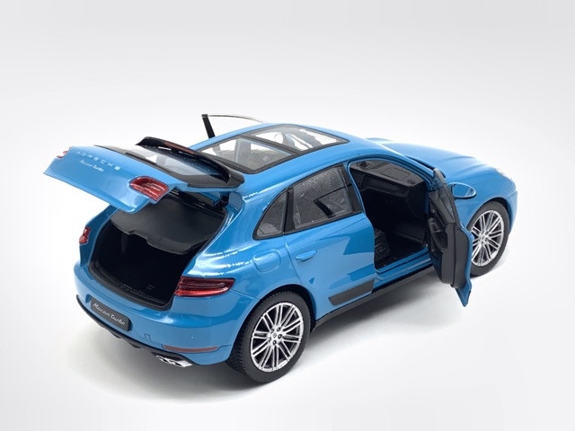 Xe Mô Hình Porsche Macan 1:24 Welly ( Xanh ngọc )