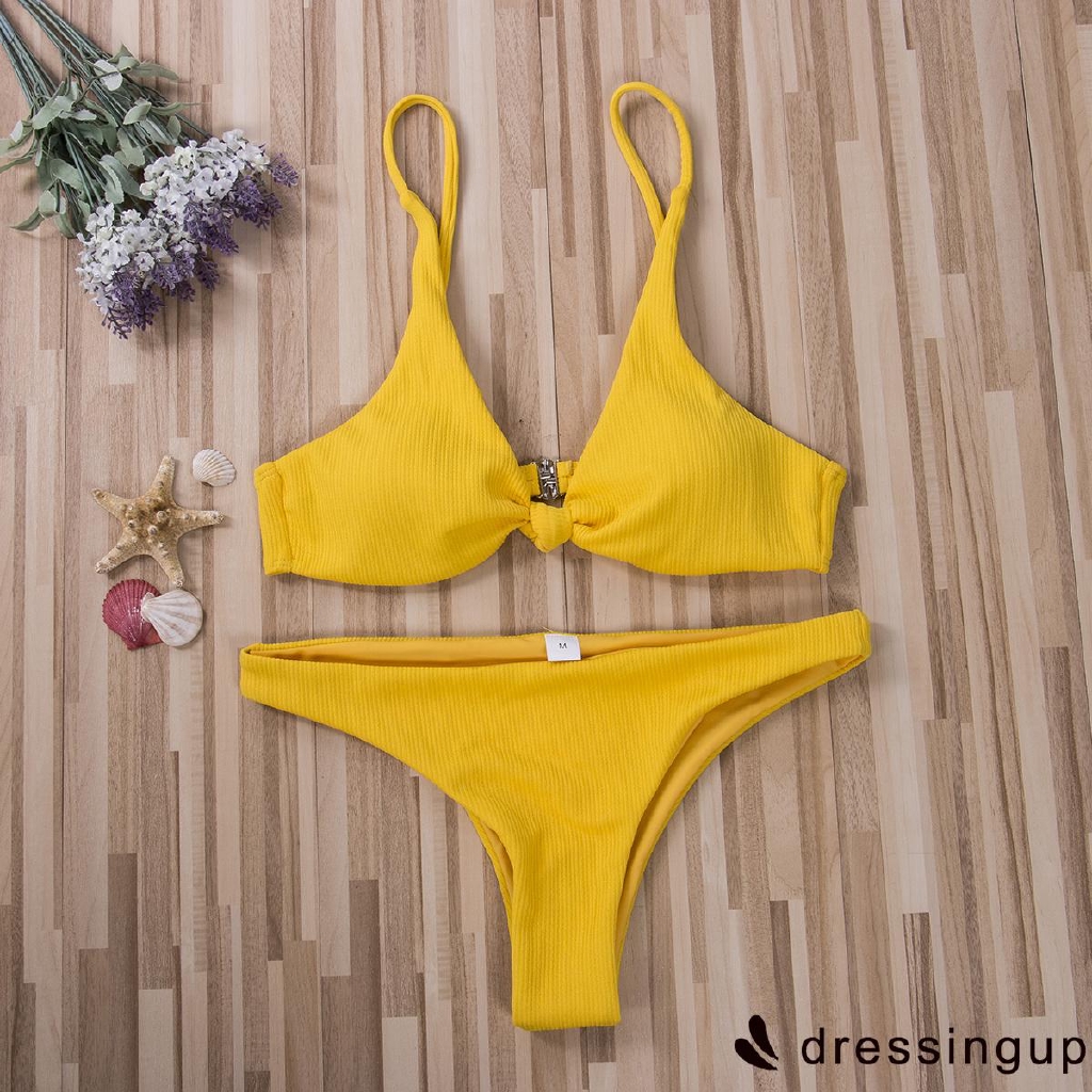 Bộ bikini có áo thắt nút với quần lọt khe quyến rũ cho nữ đi biển