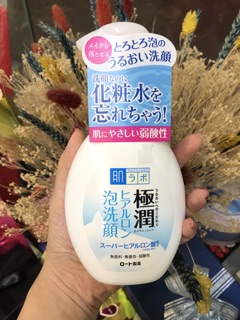 Sữa rửa mặt hada labo tạo bọt