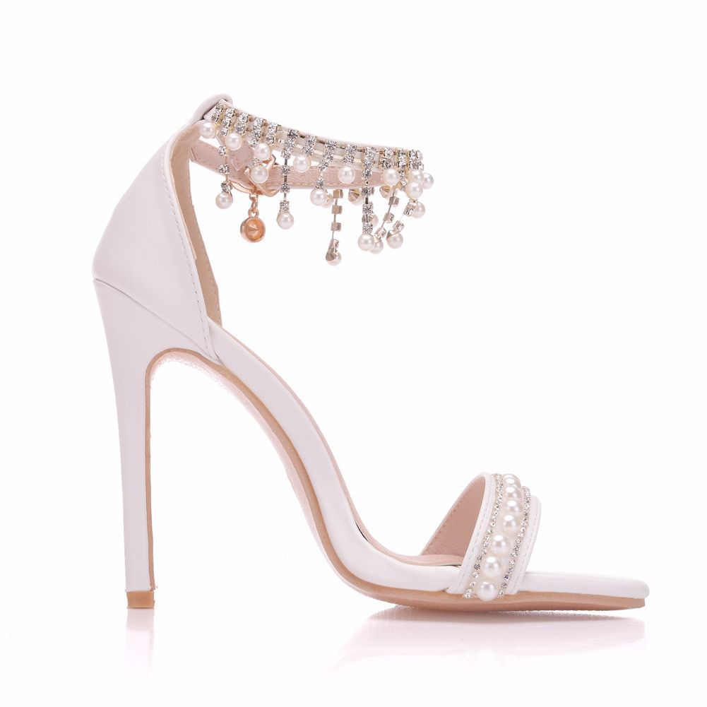 Giày Sandal Cao Gót Hở Mũi Phối Tua Rua Thời Trang