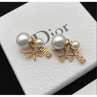 Hoa tai hình chữ Dior đính ngọc trai sang trọng