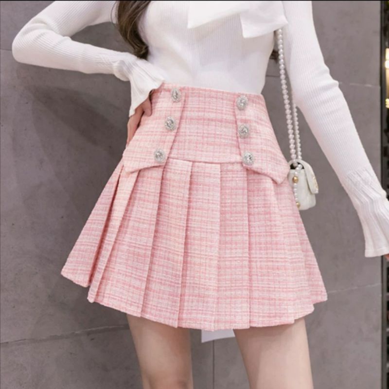 Chân váy xòe có khuy