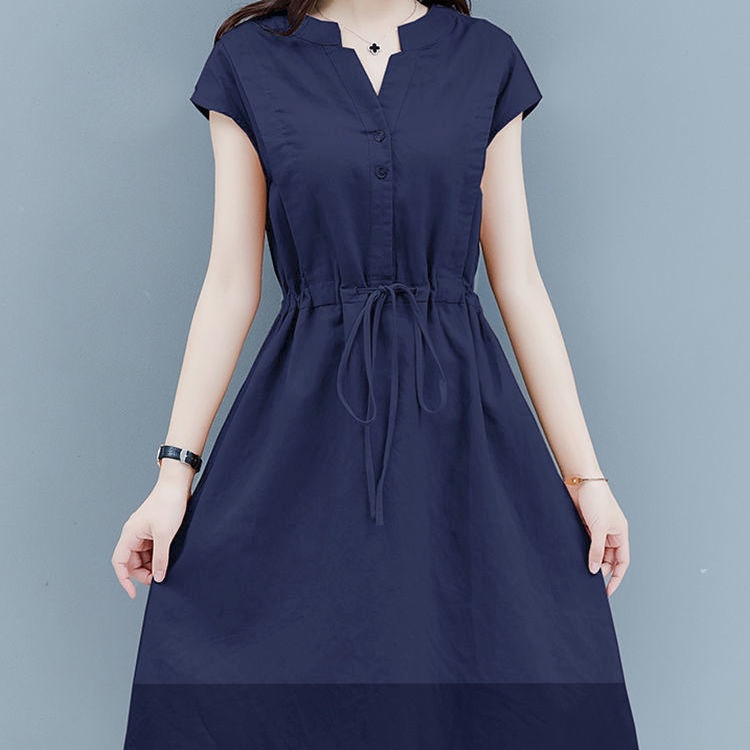 Đầm linen dáng suông rút eo cổ V phong cách công sở
