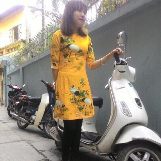 Áo dài cò vàng