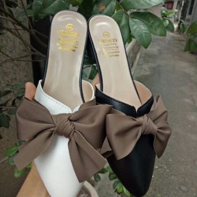 Dép sục thắt nơ