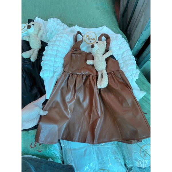 Set yếm da kèm gấu bông cho bé gái
