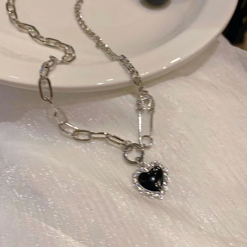 iF YOU Vòng cổ Mặt Hình Trái Tim Màu Đen Phong Cách Vintage Thanh Lịch Cho Nữ