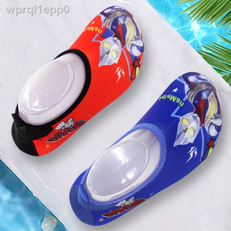 ✁✇☑Ultraman đi biển giày trẻ em nam và nữ giày lặn giày bơi nhanh khô không trơn trượt giày lặn với ống thở giày đi biển