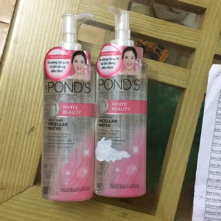 Nước tẩy trang Pond’s sáng da 235 ml