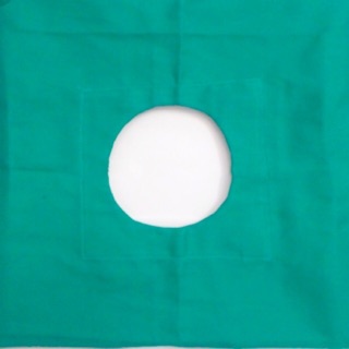 Săng vải phẫu thuật cao cấp có lỗ (kích thước săng 75x75) - săng tiểu phẫu xanh lá