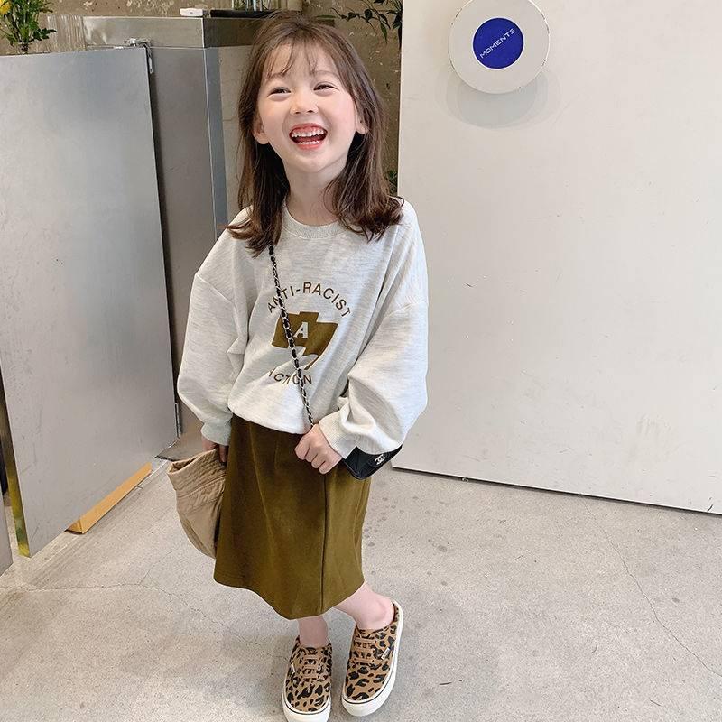 [Hàng Mới Về] Áo Thun Tay Dài Dáng Rộng Xẻ Tà Phong Cách Phương Tây Mùa Thu Cho Bé Gái