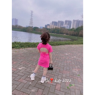 Váy body khoét lưng bé gái