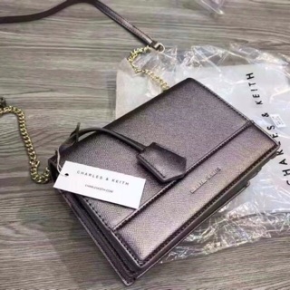 Túi chữ c da sần size 20