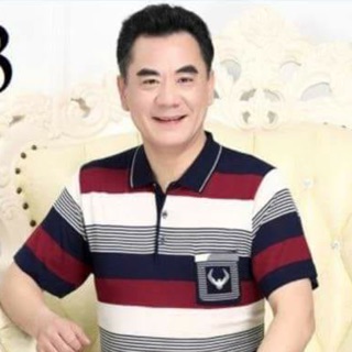 Áo phông trắng đỏ