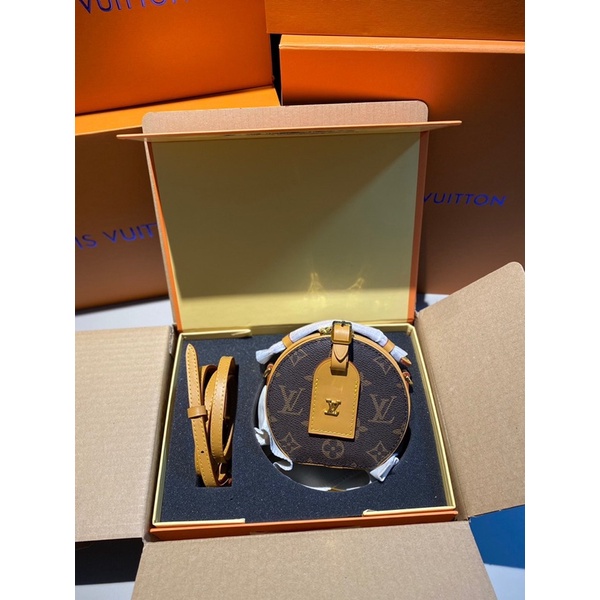 Túi đeo chéo nữ dáng tròn thương hiệu Louis Vuitton LV Boite Mini da thật cao cấp