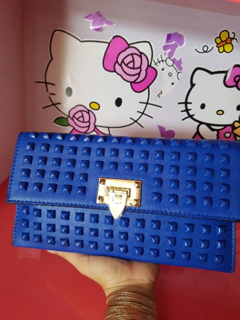 Clutch đinh siêu đẹp siêu hot | BigBuy360 - bigbuy360.vn