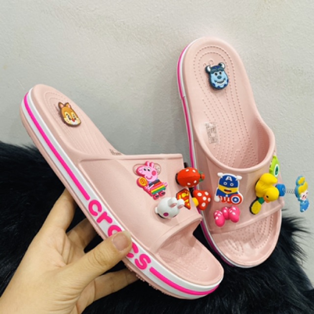 Dép lê cross quai ngang tặng 12 stick+ hộp