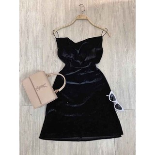 ĐẦM ĐEN HAI DÂY CÓ MÚT NGỰC