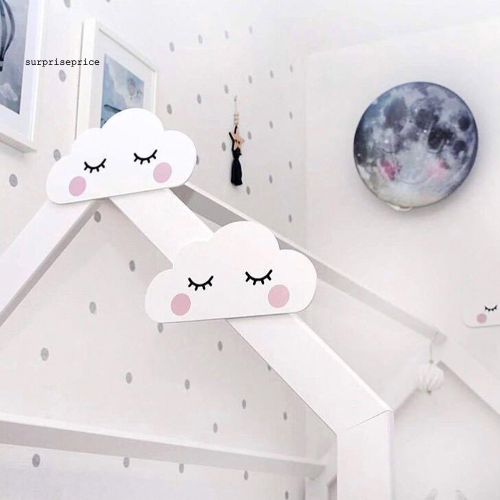 Miếng dán tường hình đám mây và mặt trăng bằng gỗ tiện dụng