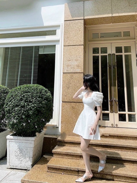 [Mã FAMARAL1 giảm 10K đơn 50K] Đầm dự tiệc tay xếp li viền ren xinh xắn | BigBuy360 - bigbuy360.vn