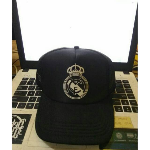 Mũ Lưỡi Trai In Logo Real Madrid Cá Tính