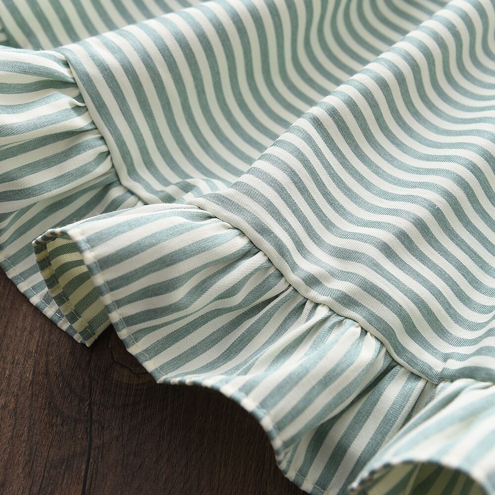 Đầm công chúa BEAR LEADER không tay nhún bèo họa tiết sọc thời trang mùa hè 2022 cho bé gái