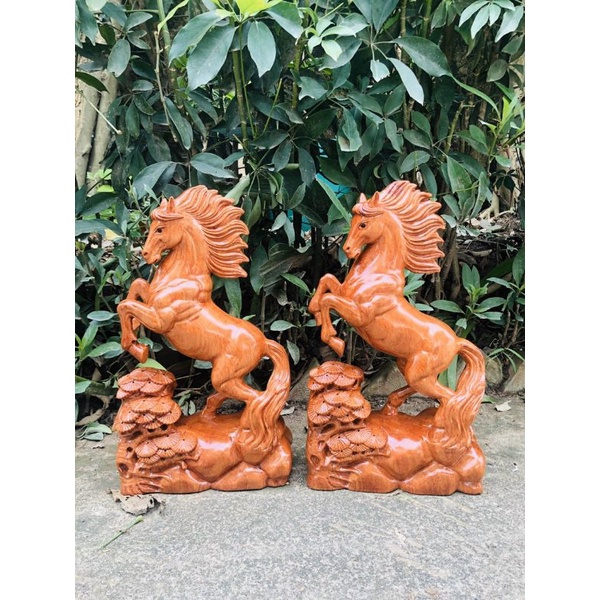 Tượng con ngựa gỗ hương