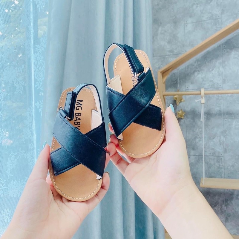 Dép sandal quai chéo ❤️FREESHIP❤️ Sandal cho bé trai bé gái chất da PU siêu mềm hàng MG Baby đế cao su êm chân