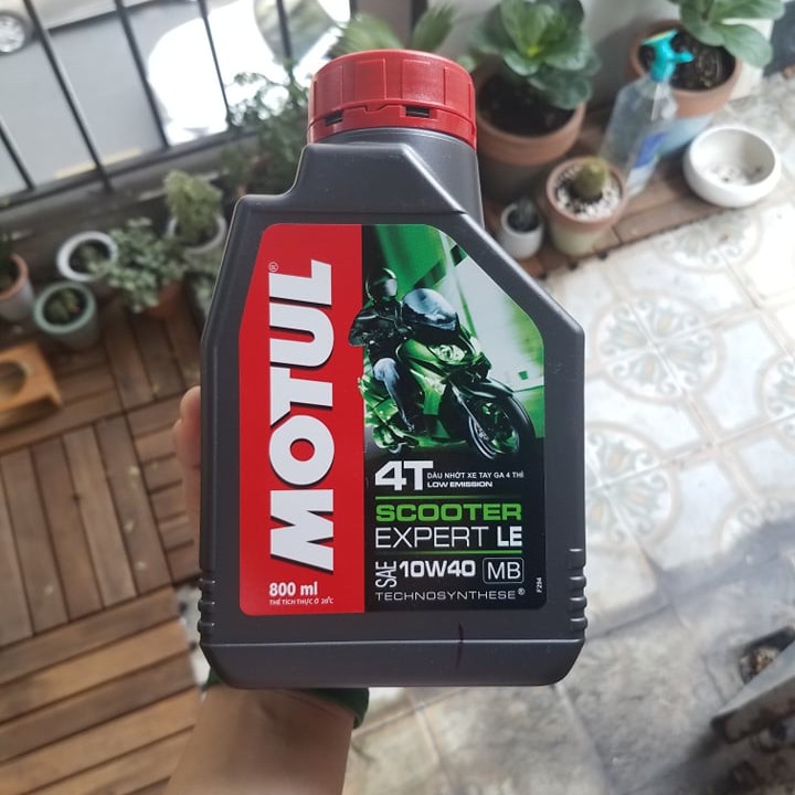 Dầu nhớt 4 thì Motul Scooter Expert LE 10W40 1Lit &amp; 0.8Lit ( dùng cho xe ga)